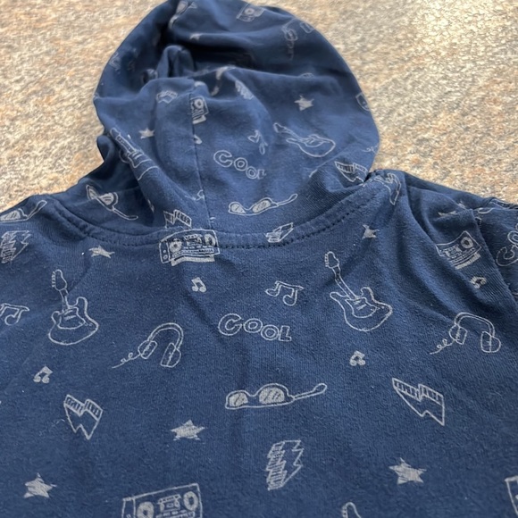 Granite walls, hooded T-shirt, size 5T - Picture 8 of 8